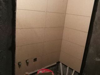 厨房、卫生间墙砖施作