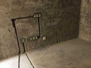 水、电管开槽施工