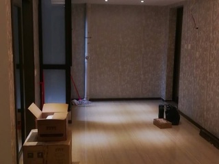 地砖铺贴及地面找平施作