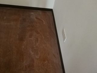 套装门、踢脚线安装