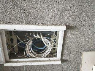 强、弱电路穿线施作