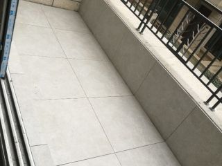 地砖铺贴及地面找平施作