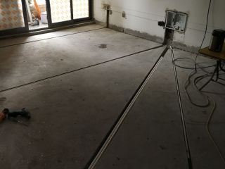水、电管开槽施作