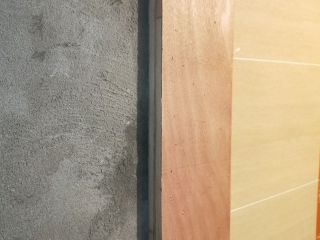 现场背景墙及隔墙施作