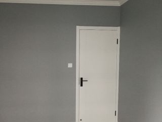 成品门及墙纸铺贴
