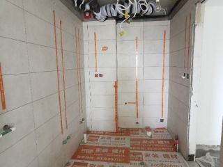 厨房、卫生间墙砖施作