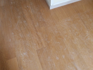 实木复合地板铺设