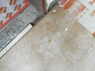 地砖铺贴及地面找平施作