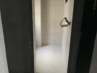 地砖铺贴及地面找平施作