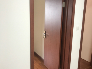套装门、踢脚线安装