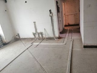水、电管开槽施作