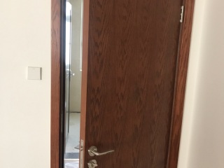 套装门、踢脚线安装