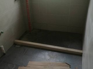 地砖铺贴及地面找平施作