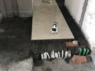 地砖铺贴及地面找平施作