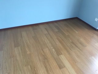 套装门、踢脚线安装