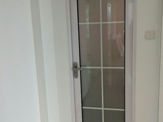 套装门、踢脚线安装