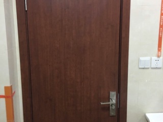 套装门、踢脚线安装