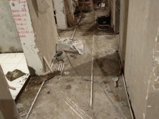 水、电管开槽施作