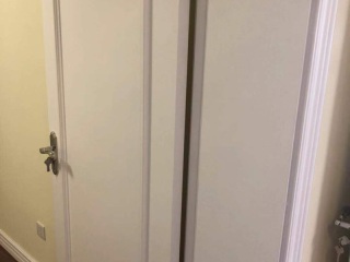 套装门、踢脚线安装