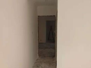 地砖铺贴及地面找平施作