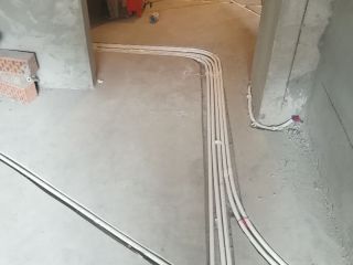 水、电管开槽施工