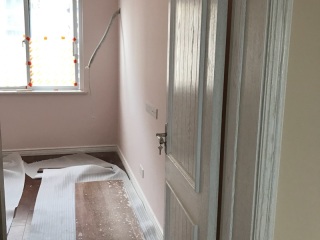 套装门、踢脚线安装