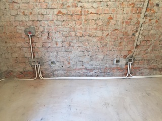 强、弱电路穿线施作