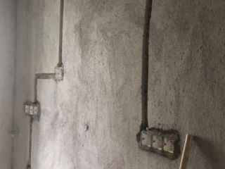 水、电管开槽施作