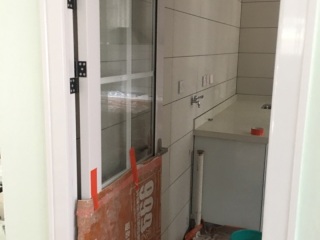 成品门及墙纸铺贴