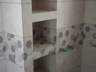 厨房、卫生间墙砖施作