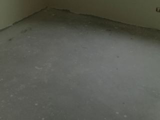 地砖铺贴及地面找平施作