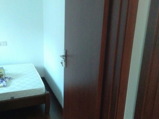 套装门、踢脚线安装