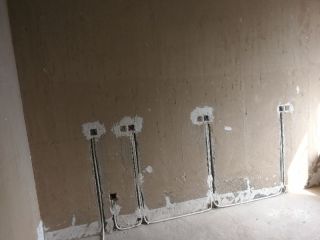 水、电管开槽施作