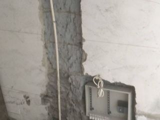 水、电管开槽施作