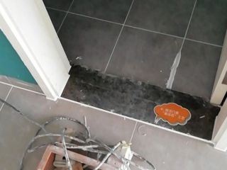 地砖铺贴及地面找平施作