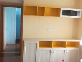 套装门、踢脚线安装