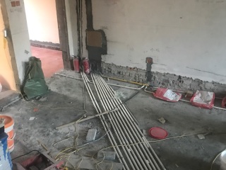 水、电管开槽施作