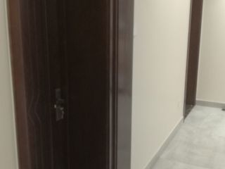 成品门及墙纸铺贴