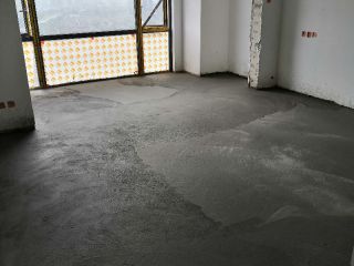 地砖铺贴及地面找平施作