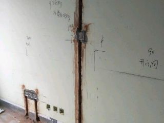 水、电管开槽施作