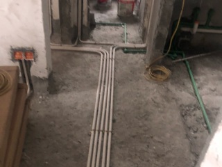 水、电管开槽施作