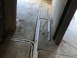 强、弱电布管穿线