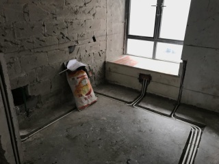 强、弱电布管，穿线施作