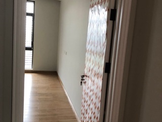 成品门及墙纸铺贴