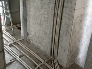 水、电管开槽施作