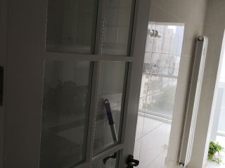 成品门及墙纸铺贴