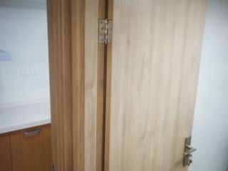 套装门、踢脚线安装