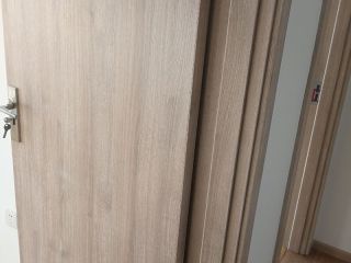 套装门、踢脚线安装