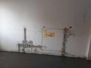 地砖铺贴及地面找平施作