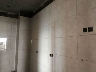 厨房、卫生间墙砖施作